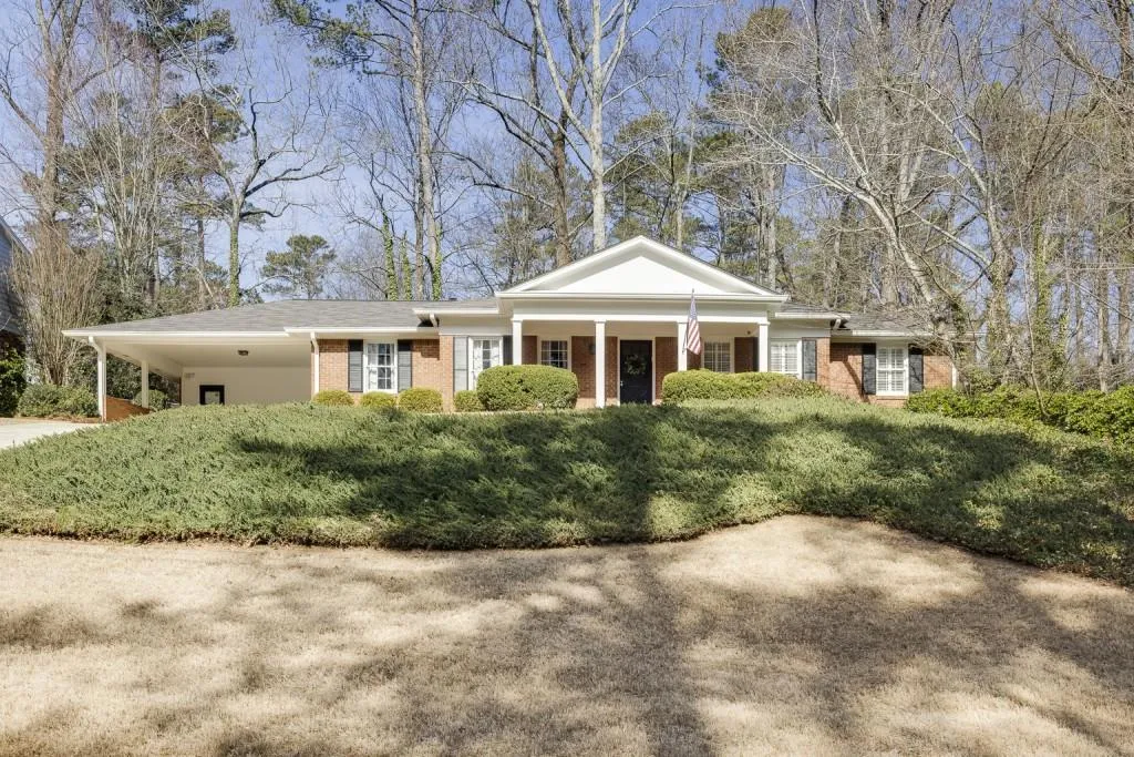 18 Brandon Ridge Drive, Sandy Springs, Georgia 30328, 3 Bedrooms Bedrooms, ,2 BathroomsBathrooms,Residential,Sold,18 Brandon Ridge Drive,7530486