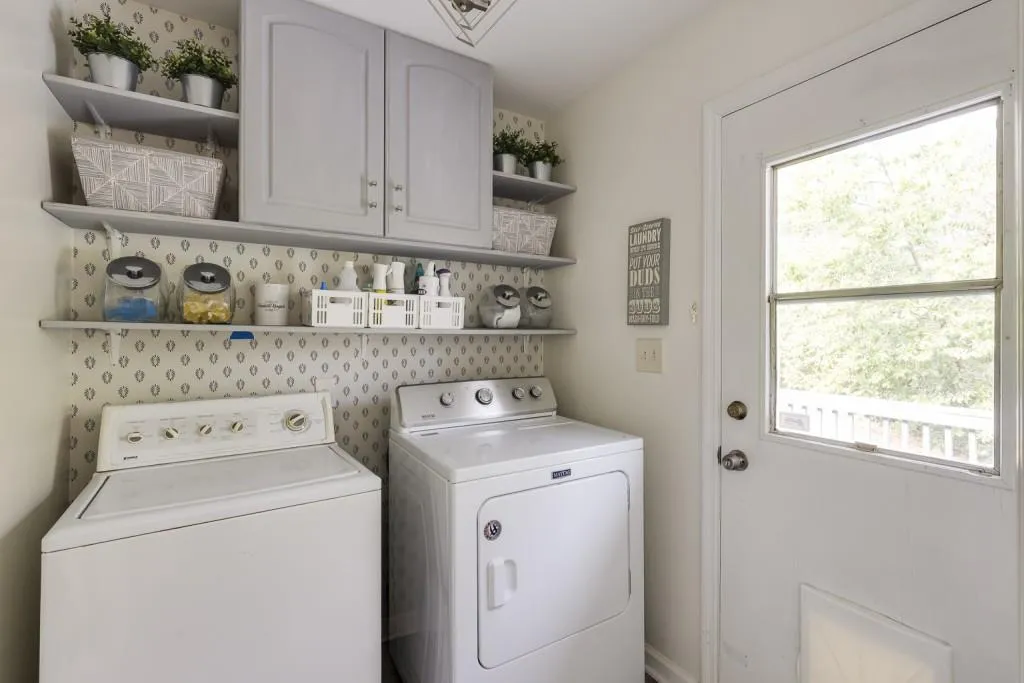 18 Brandon Ridge Drive, Sandy Springs, Georgia 30328, 3 Bedrooms Bedrooms, ,2 BathroomsBathrooms,Residential,Sold,18 Brandon Ridge Drive,7530486