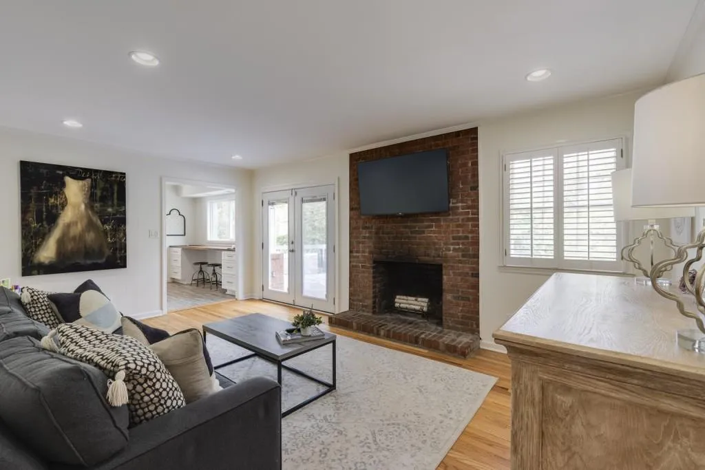 18 Brandon Ridge Drive, Sandy Springs, Georgia 30328, 3 Bedrooms Bedrooms, ,2 BathroomsBathrooms,Residential,Sold,18 Brandon Ridge Drive,7530486