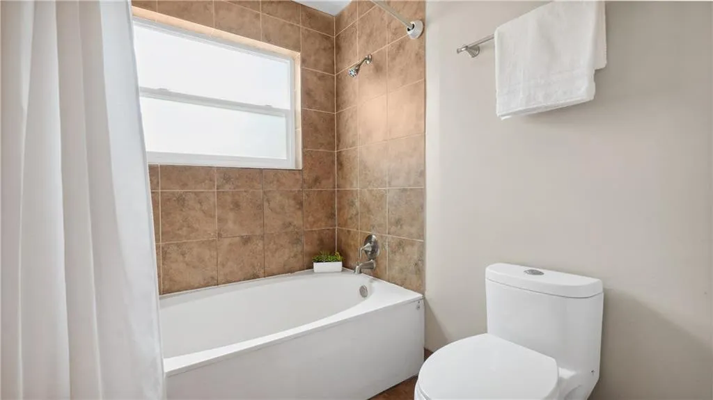 29 Dunwoody Springs Drive, Sandy Springs, Georgia 30328, 2 Bedrooms Bedrooms, ,2 BathroomsBathrooms,Residential,Sold,29 Dunwoody Springs Drive,7204589