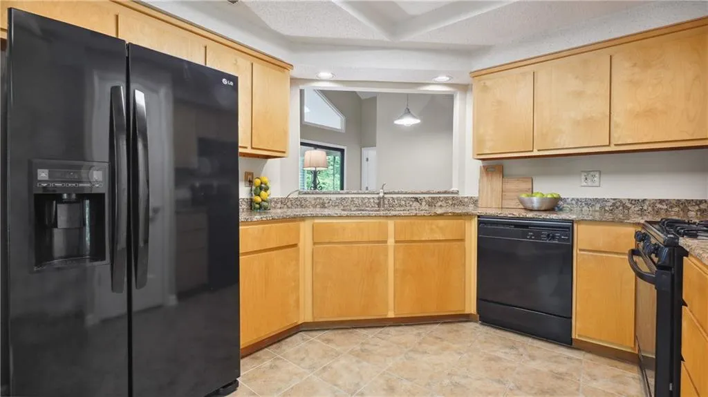 29 Dunwoody Springs Drive, Sandy Springs, Georgia 30328, 2 Bedrooms Bedrooms, ,2 BathroomsBathrooms,Residential,Sold,29 Dunwoody Springs Drive,7204589