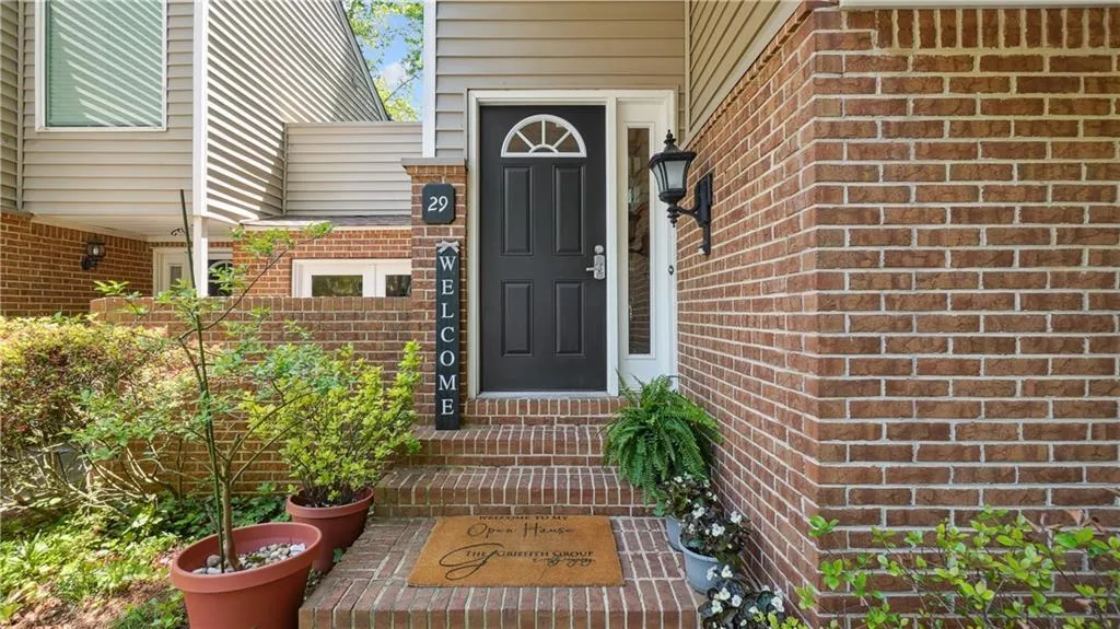 29 Dunwoody Springs Drive, Sandy Springs, Georgia 30328, 2 Bedrooms Bedrooms, ,2 BathroomsBathrooms,Residential,Sold,29 Dunwoody Springs Drive,7204589