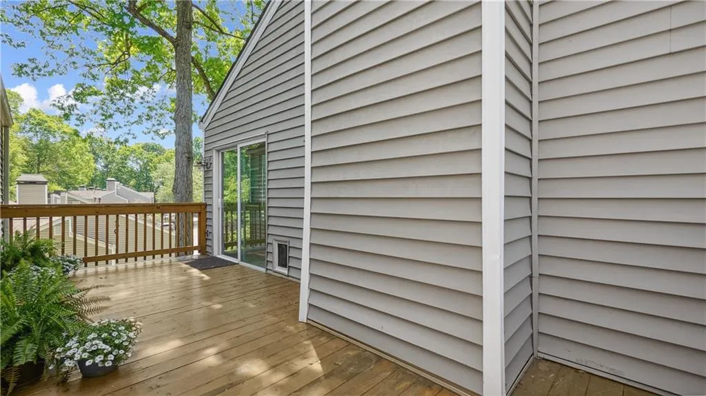 29 Dunwoody Springs Drive, Sandy Springs, Georgia 30328, 2 Bedrooms Bedrooms, ,2 BathroomsBathrooms,Residential,Sold,29 Dunwoody Springs Drive,7204589