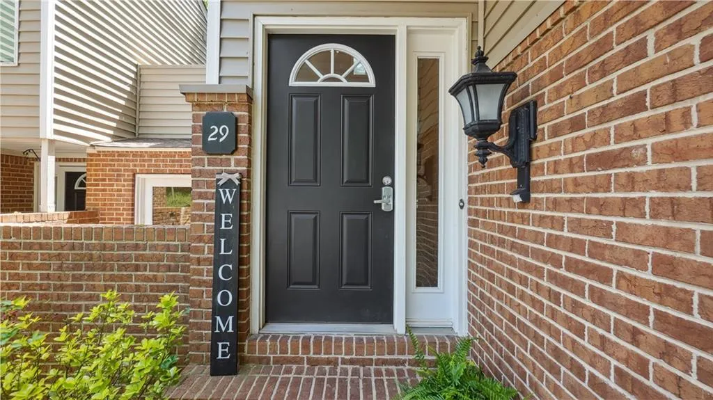 29 Dunwoody Springs Drive, Sandy Springs, Georgia 30328, 2 Bedrooms Bedrooms, ,2 BathroomsBathrooms,Residential,Sold,29 Dunwoody Springs Drive,7204589