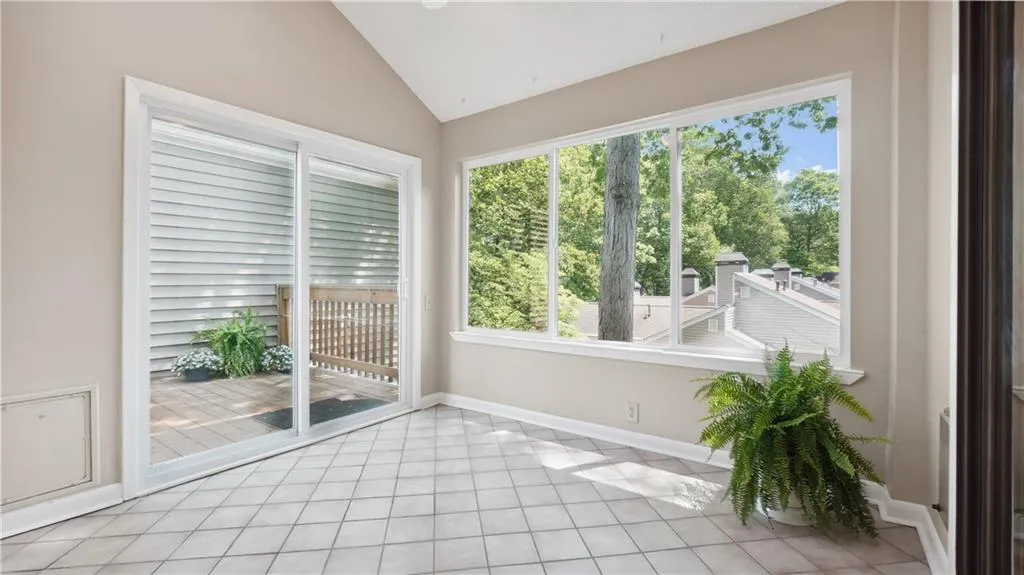 29 Dunwoody Springs Drive, Sandy Springs, Georgia 30328, 2 Bedrooms Bedrooms, ,2 BathroomsBathrooms,Residential,Sold,29 Dunwoody Springs Drive,7204589