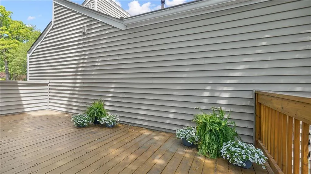 29 Dunwoody Springs Drive, Sandy Springs, Georgia 30328, 2 Bedrooms Bedrooms, ,2 BathroomsBathrooms,Residential,Sold,29 Dunwoody Springs Drive,7204589