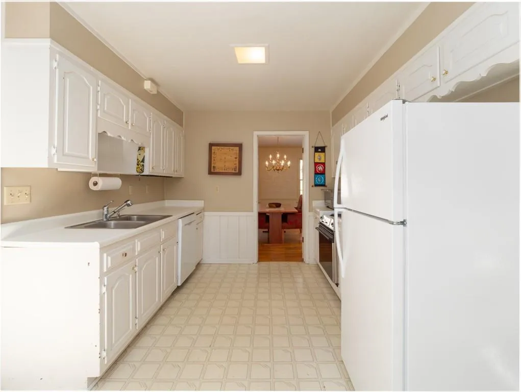 230 N Mill Road, Atlanta, Georgia 30328, 4 Bedrooms Bedrooms, ,3 BathroomsBathrooms,Residential,Sold,230 N Mill Road,6862991