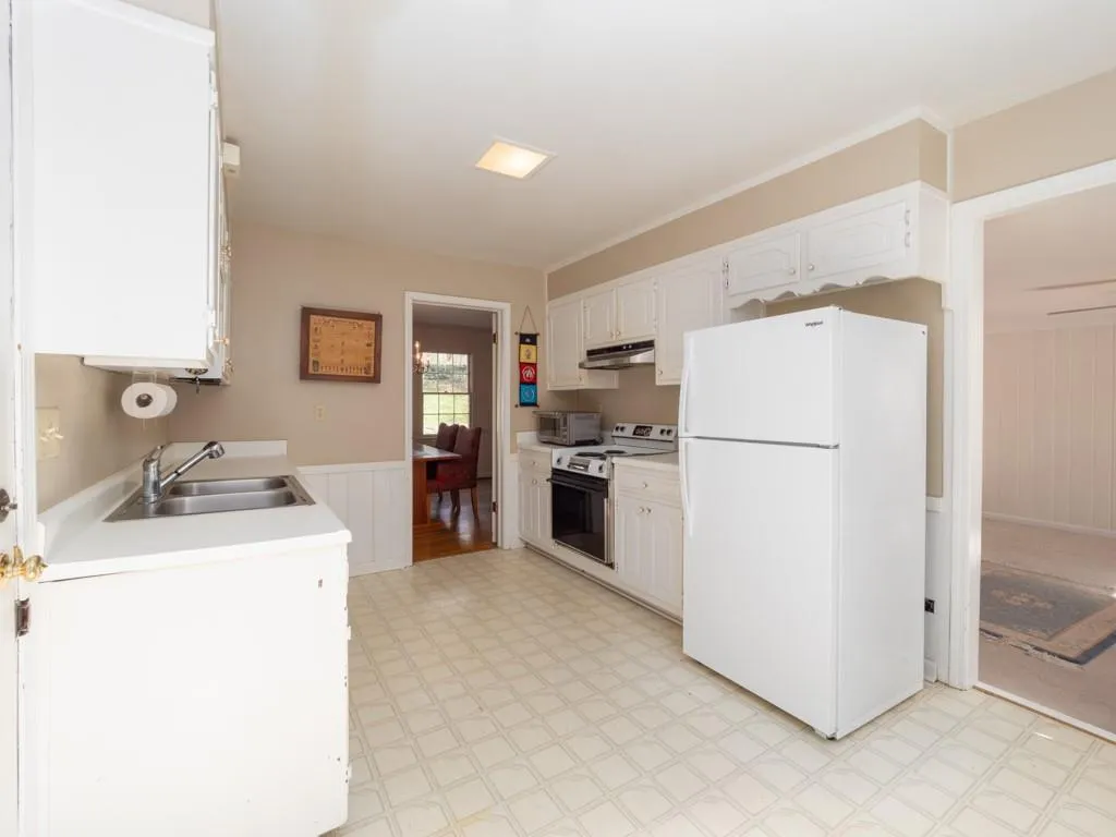 230 N Mill Road, Atlanta, Georgia 30328, 4 Bedrooms Bedrooms, ,3 BathroomsBathrooms,Residential,Sold,230 N Mill Road,6862991