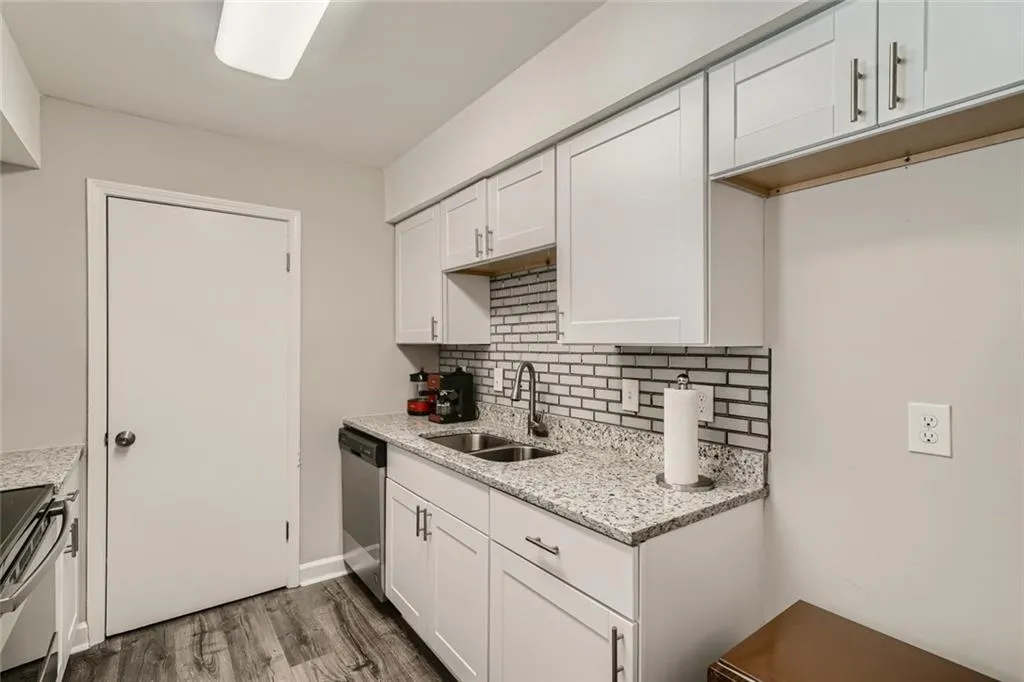 3002 Wingate Way, Sandy Springs, Georgia 30350, 1 Bedroom Bedrooms, ,1 BathroomBathrooms,Residential,Sold,3002 Wingate Way,7000247