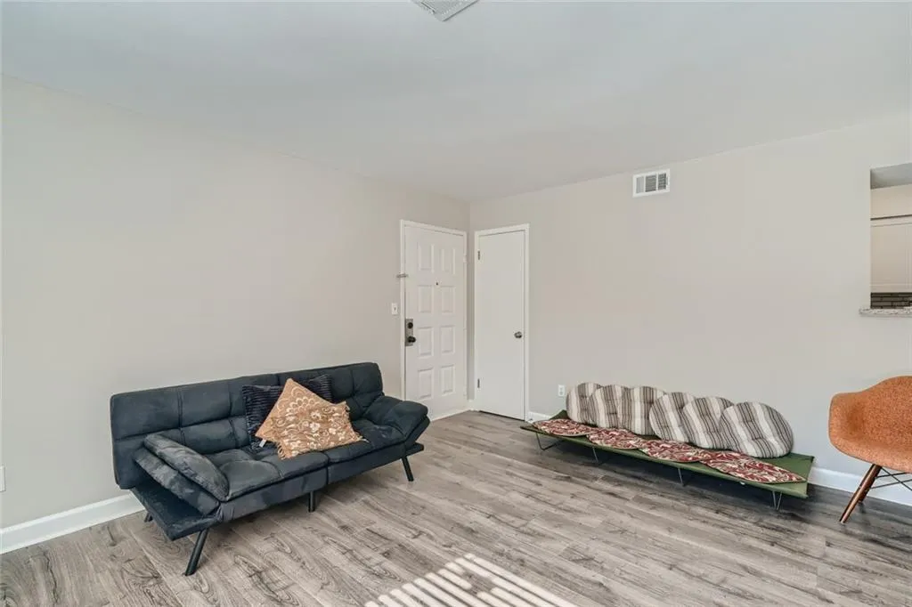 3002 Wingate Way, Sandy Springs, Georgia 30350, 1 Bedroom Bedrooms, ,1 BathroomBathrooms,Residential,Sold,3002 Wingate Way,7000247