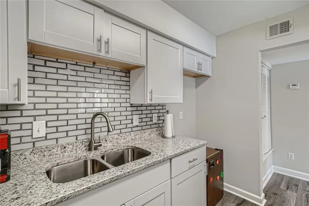 3002 Wingate Way, Sandy Springs, Georgia 30350, 1 Bedroom Bedrooms, ,1 BathroomBathrooms,Residential,Sold,3002 Wingate Way,7000247