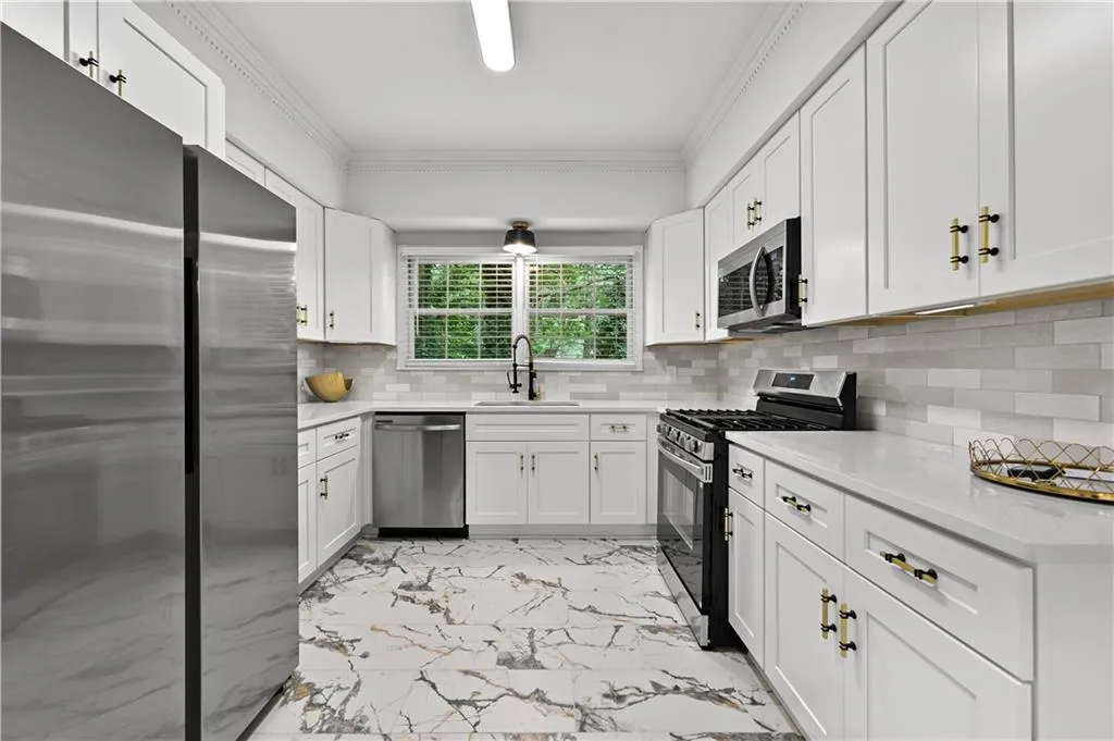 2698 Collier Drive Nw, Atlanta, Georgia 30318, 4 Bedrooms Bedrooms, ,3 BathroomsBathrooms,Residential,For Sale,2698 Collier Drive Nw,7631709