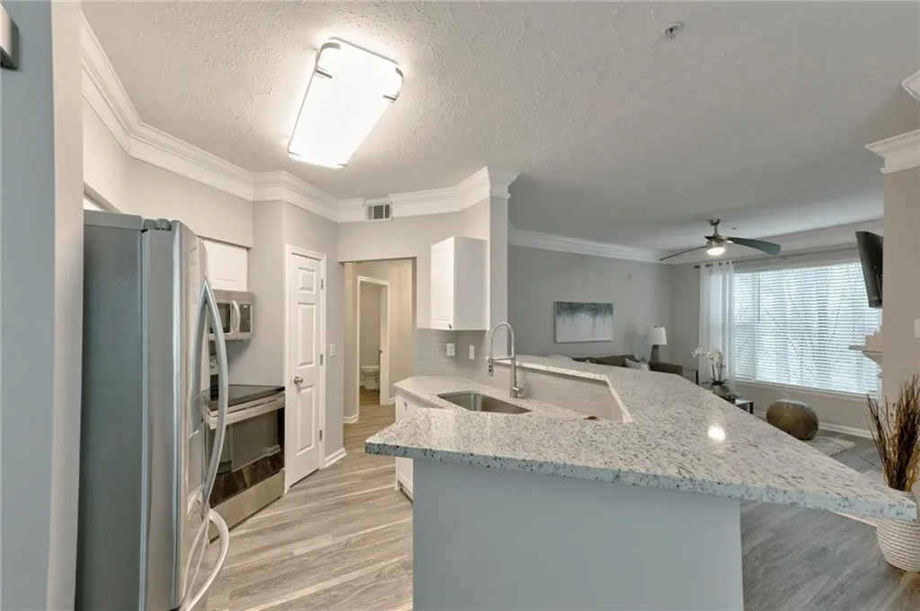 5559 Glenridge Drive Unit 1301, Sandy Springs, Georgia 30342, 2 Bedrooms Bedrooms, ,1 BathroomBathrooms,Residential,Sold,5559 Glenridge Drive Unit 1301,7177036