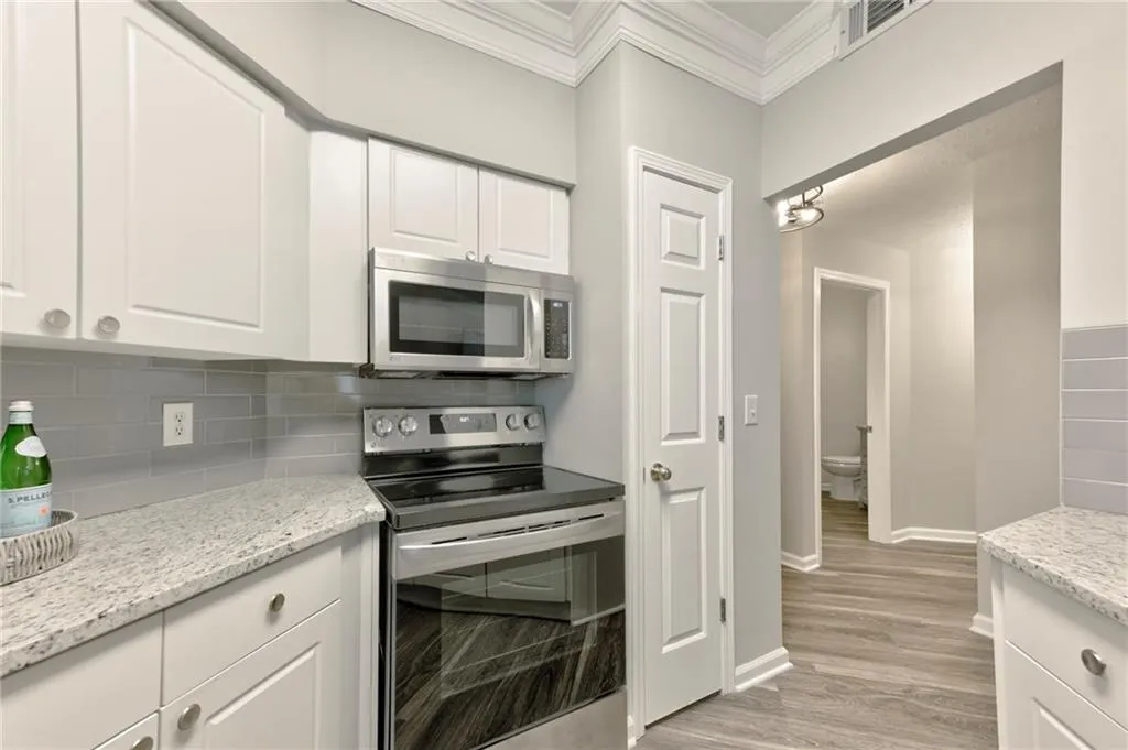 5559 Glenridge Drive Unit 1301, Sandy Springs, Georgia 30342, 2 Bedrooms Bedrooms, ,1 BathroomBathrooms,Residential,Sold,5559 Glenridge Drive Unit 1301,7177036