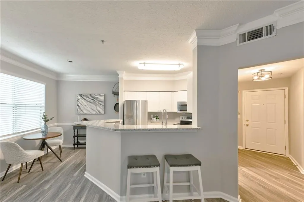 5559 Glenridge Drive Unit 1301, Sandy Springs, Georgia 30342, 2 Bedrooms Bedrooms, ,1 BathroomBathrooms,Residential,Sold,5559 Glenridge Drive Unit 1301,7177036