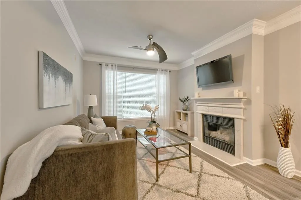 5559 Glenridge Drive Unit 1301, Sandy Springs, Georgia 30342, 2 Bedrooms Bedrooms, ,1 BathroomBathrooms,Residential,Sold,5559 Glenridge Drive Unit 1301,7177036