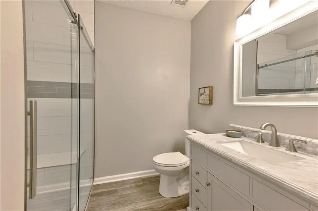 5559 Glenridge Drive Unit 1301, Sandy Springs, Georgia 30342, 2 Bedrooms Bedrooms, ,1 BathroomBathrooms,Residential,Sold,5559 Glenridge Drive Unit 1301,7177036