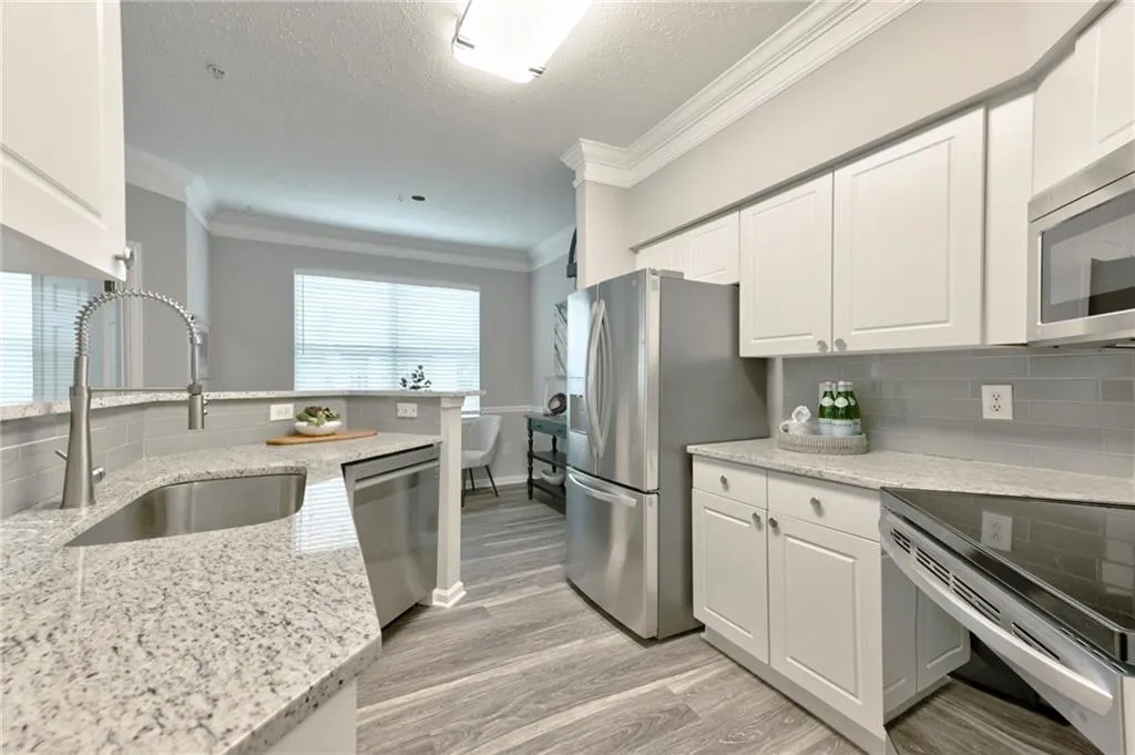 5559 Glenridge Drive Unit 1301, Sandy Springs, Georgia 30342, 2 Bedrooms Bedrooms, ,1 BathroomBathrooms,Residential,Sold,5559 Glenridge Drive Unit 1301,7177036