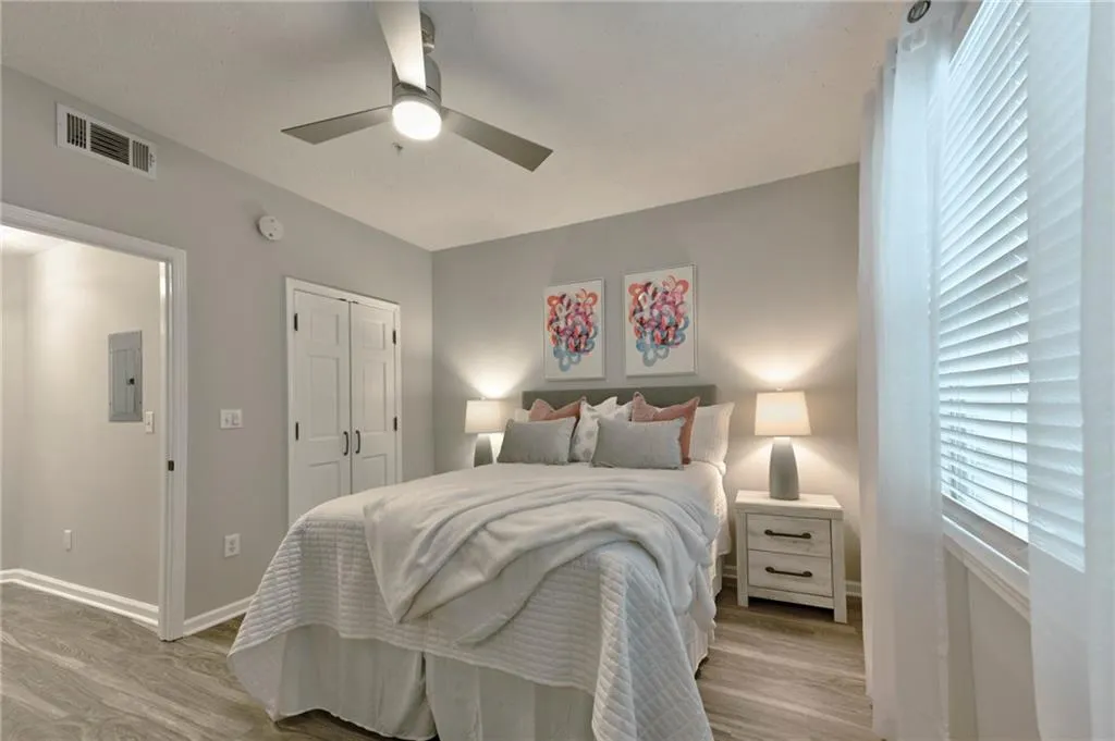 5559 Glenridge Drive Unit 1301, Sandy Springs, Georgia 30342, 2 Bedrooms Bedrooms, ,1 BathroomBathrooms,Residential,Sold,5559 Glenridge Drive Unit 1301,7177036