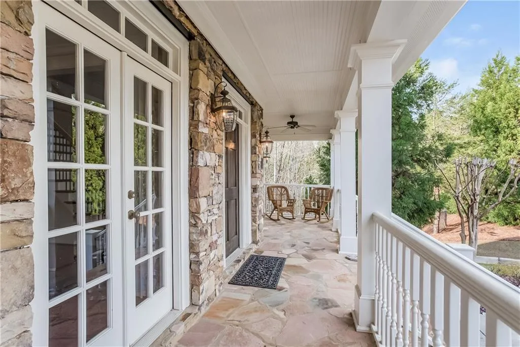 705 Glengate Place, Sandy Springs, Georgia 30328, 6 Bedrooms Bedrooms, ,5 BathroomsBathrooms,Residential,Sold,705 Glengate Place,5974627