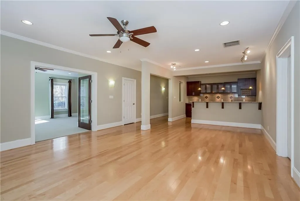 705 Glengate Place, Sandy Springs, Georgia 30328, 6 Bedrooms Bedrooms, ,5 BathroomsBathrooms,Residential,Sold,705 Glengate Place,5974627