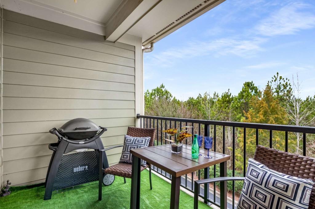 815 Perennial Drive, Sandy Springs, Georgia 30328, 3 Bedrooms Bedrooms, ,3 BathroomsBathrooms,Residential,Sold,815 Perennial Drive,7344893