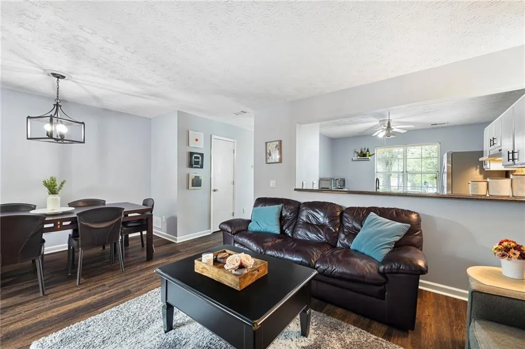 1606 Queen Anne Court, Sandy Springs, Georgia 30350, 2 Bedrooms Bedrooms, ,2 BathroomsBathrooms,Residential,Sold,1606 Queen Anne Court,7222514