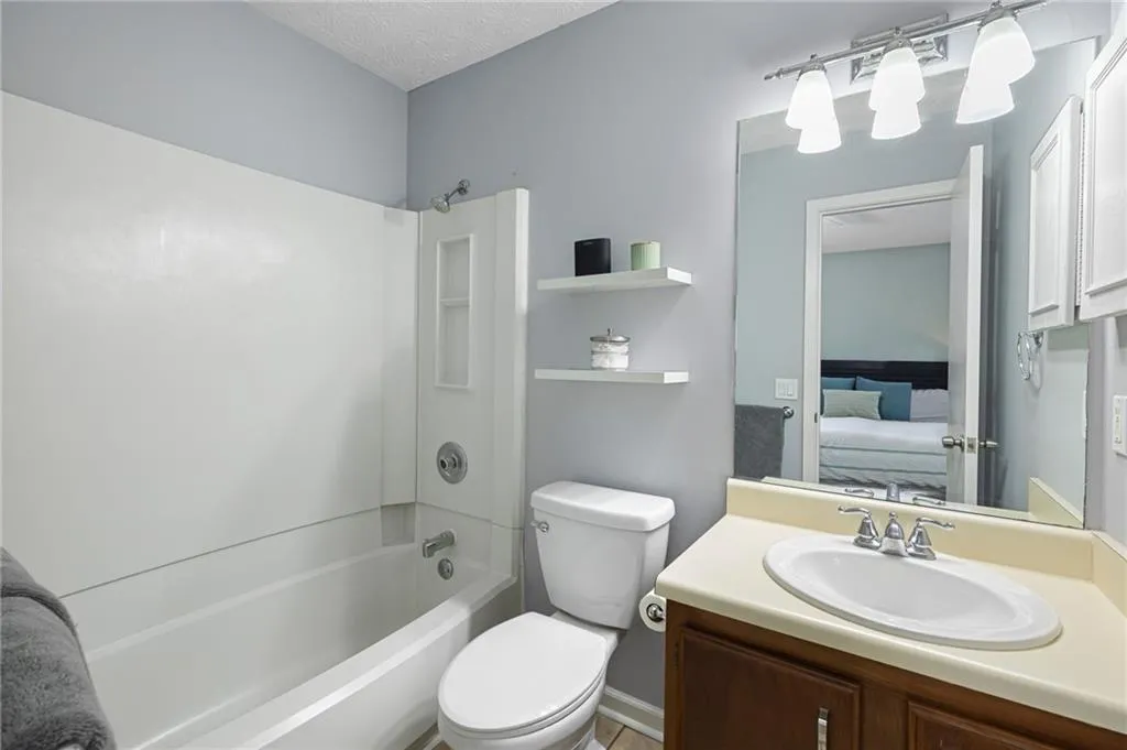 1606 Queen Anne Court, Sandy Springs, Georgia 30350, 2 Bedrooms Bedrooms, ,2 BathroomsBathrooms,Residential,Sold,1606 Queen Anne Court,7222514