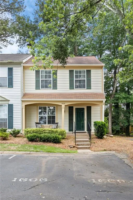 1606 Queen Anne Court, Sandy Springs, Georgia 30350, 2 Bedrooms Bedrooms, ,2 BathroomsBathrooms,Residential,Sold,1606 Queen Anne Court,7222514