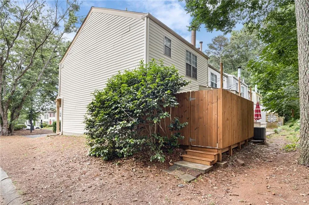 1606 Queen Anne Court, Sandy Springs, Georgia 30350, 2 Bedrooms Bedrooms, ,2 BathroomsBathrooms,Residential,Sold,1606 Queen Anne Court,7222514