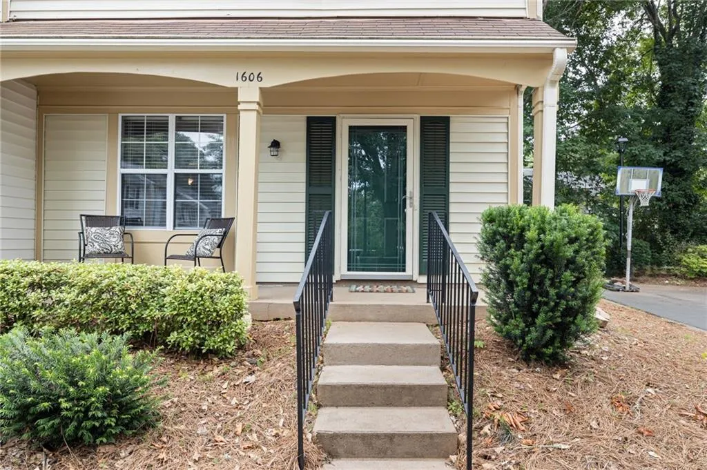 1606 Queen Anne Court, Sandy Springs, Georgia 30350, 2 Bedrooms Bedrooms, ,2 BathroomsBathrooms,Residential,Sold,1606 Queen Anne Court,7222514