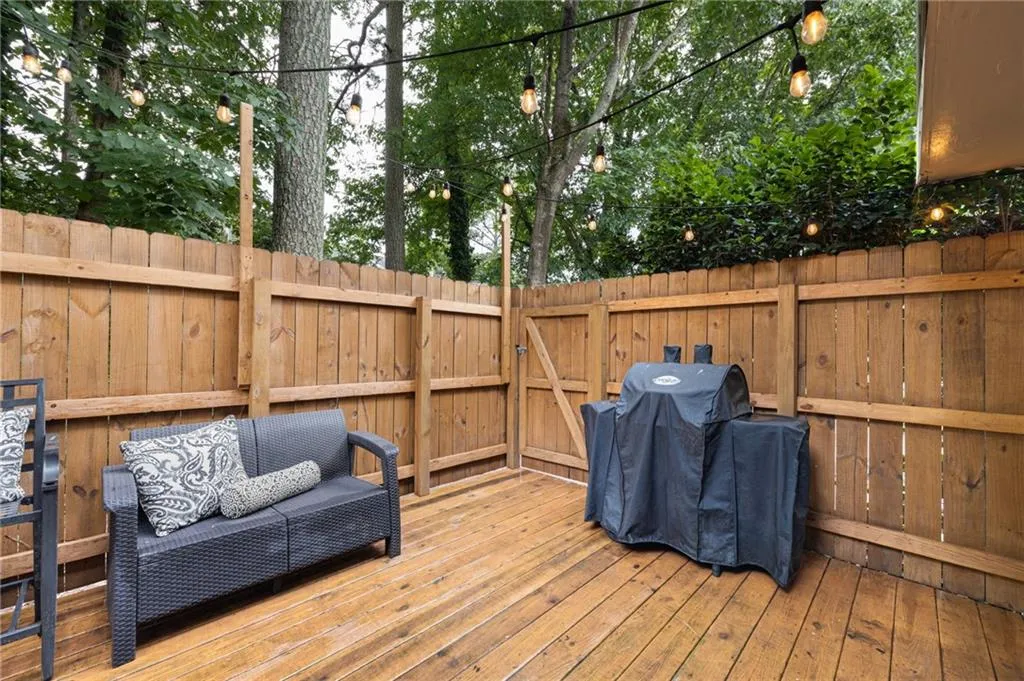 1606 Queen Anne Court, Sandy Springs, Georgia 30350, 2 Bedrooms Bedrooms, ,2 BathroomsBathrooms,Residential,Sold,1606 Queen Anne Court,7222514