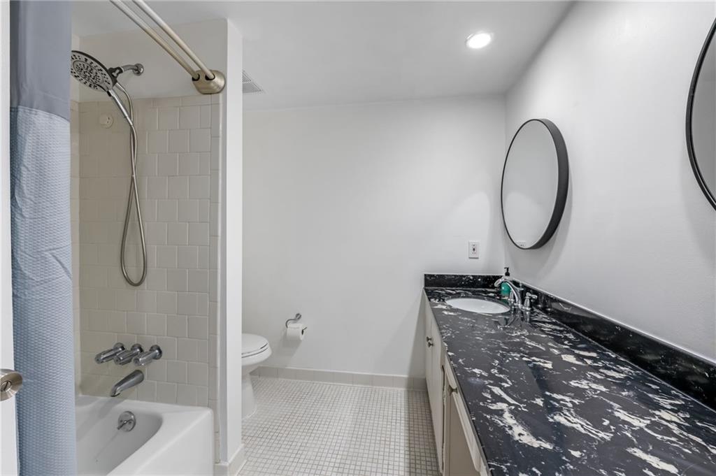6851 Roswell Rd Unit O-19, Sandy Springs, Georgia 30328, 3 Bedrooms Bedrooms, ,2 BathroomsBathrooms,Residential,Sold,6851 Roswell Rd Unit O-19,7250826