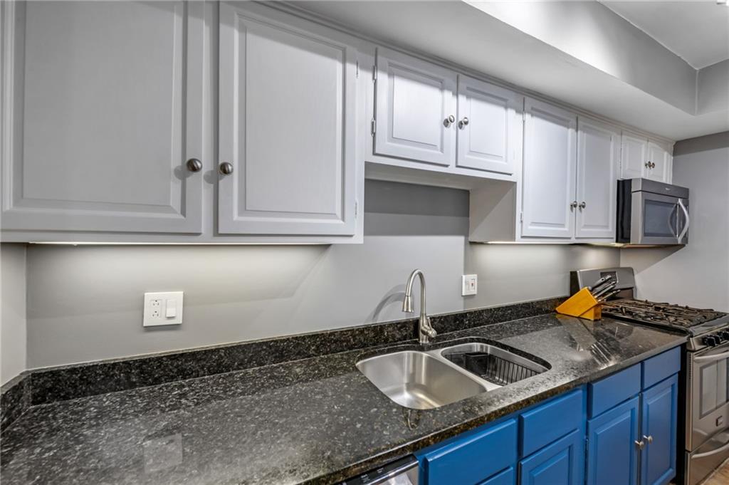 6851 Roswell Rd Unit O-19, Sandy Springs, Georgia 30328, 3 Bedrooms Bedrooms, ,2 BathroomsBathrooms,Residential,Sold,6851 Roswell Rd Unit O-19,7250826