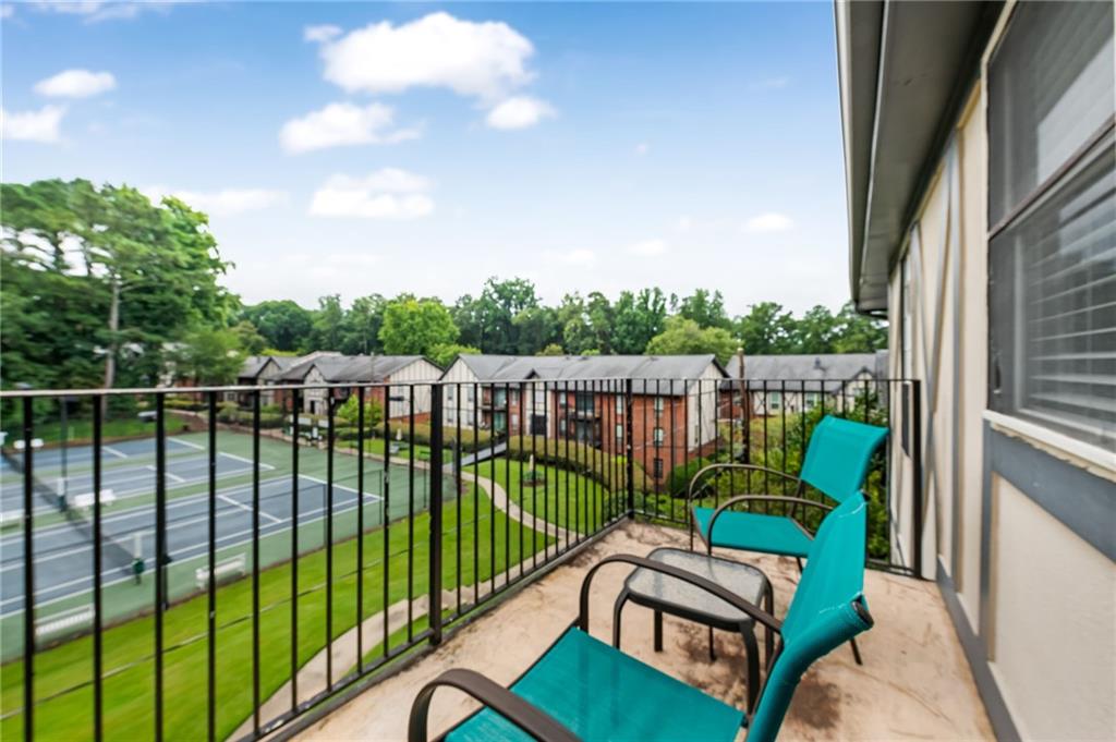 6851 Roswell Rd Unit O-19, Sandy Springs, Georgia 30328, 3 Bedrooms Bedrooms, ,2 BathroomsBathrooms,Residential,Sold,6851 Roswell Rd Unit O-19,7250826