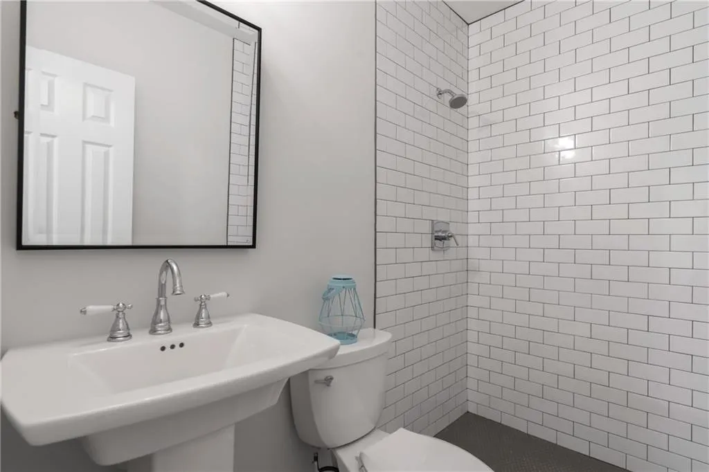 225 Mark Trail, Sandy Springs, Georgia 30328, 5 Bedrooms Bedrooms, ,3 BathroomsBathrooms,Residential,Sold,225 Mark Trail,6695852