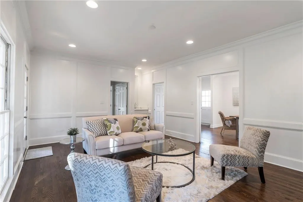 225 Mark Trail, Sandy Springs, Georgia 30328, 5 Bedrooms Bedrooms, ,3 BathroomsBathrooms,Residential,Sold,225 Mark Trail,6695852