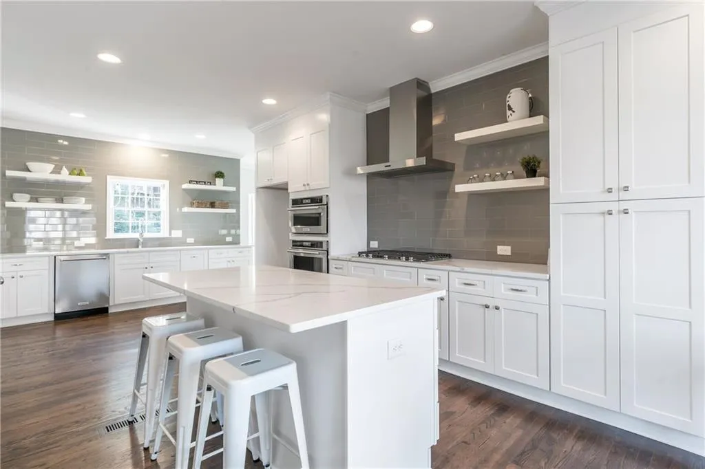 225 Mark Trail, Sandy Springs, Georgia 30328, 5 Bedrooms Bedrooms, ,3 BathroomsBathrooms,Residential,Sold,225 Mark Trail,6695852