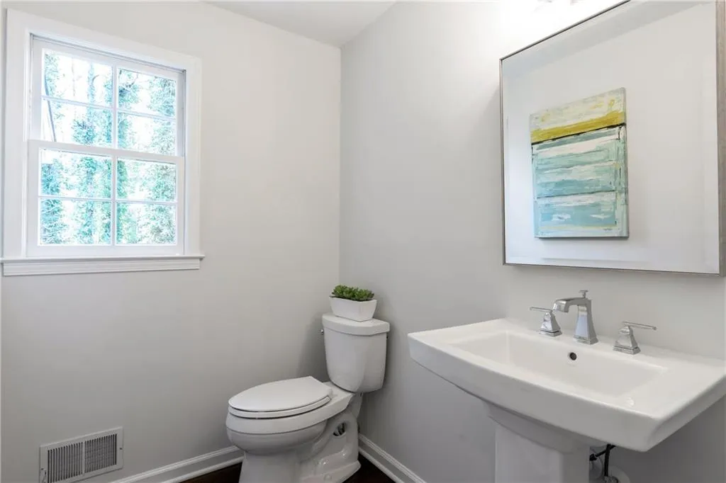 225 Mark Trail, Sandy Springs, Georgia 30328, 5 Bedrooms Bedrooms, ,3 BathroomsBathrooms,Residential,Sold,225 Mark Trail,6695852