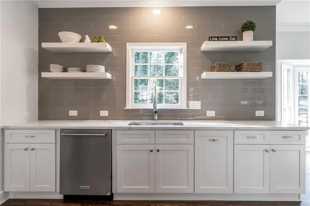 225 Mark Trail, Sandy Springs, Georgia 30328, 5 Bedrooms Bedrooms, ,3 BathroomsBathrooms,Residential,Sold,225 Mark Trail,6695852