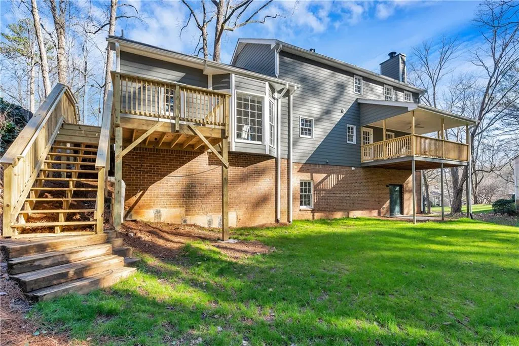 225 Mark Trail, Sandy Springs, Georgia 30328, 5 Bedrooms Bedrooms, ,3 BathroomsBathrooms,Residential,Sold,225 Mark Trail,6695852