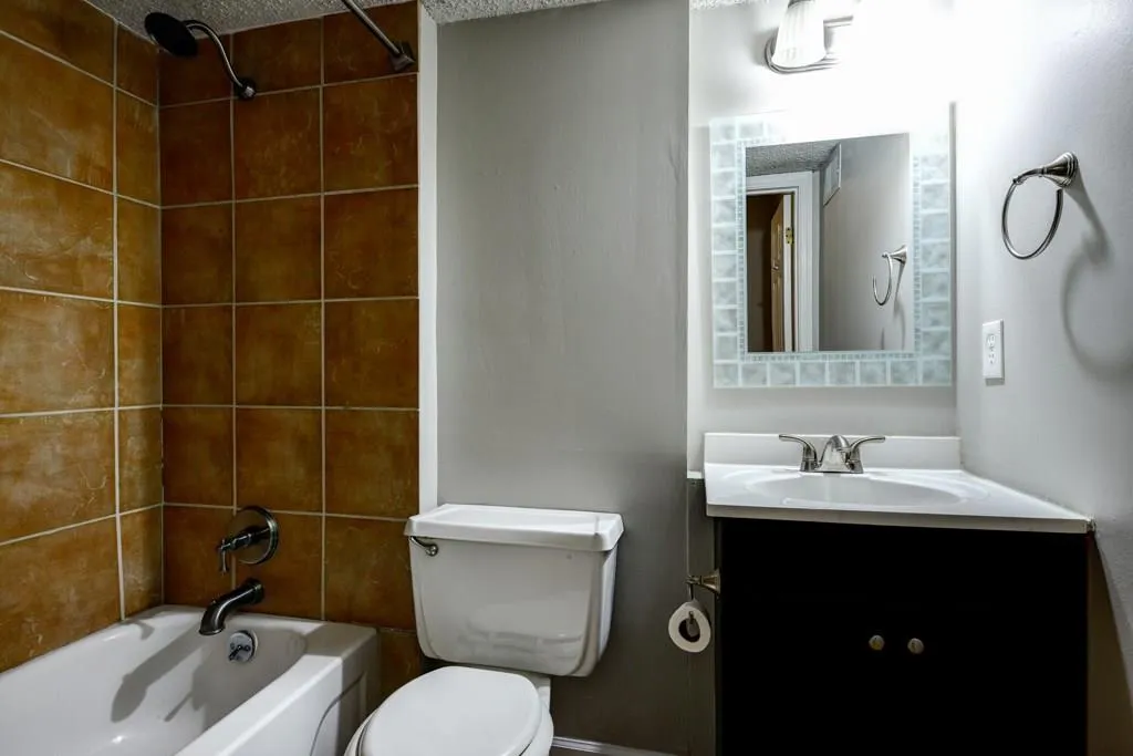 38 W Ferry Drive Ne, Atlanta, Georgia 30319, 3 Bedrooms Bedrooms, ,3 BathroomsBathrooms,Residential,Sold,38 W Ferry Drive Ne,5634172