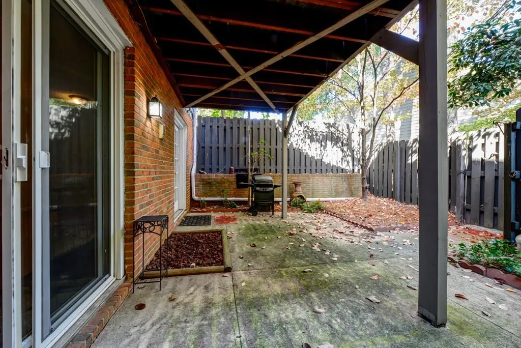 38 W Ferry Drive Ne, Atlanta, Georgia 30319, 3 Bedrooms Bedrooms, ,3 BathroomsBathrooms,Residential,Sold,38 W Ferry Drive Ne,5634172