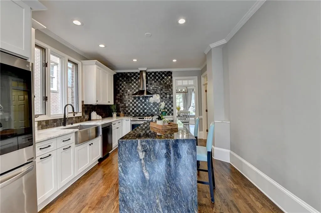 235 Grosvenor Place, Sandy Springs, Georgia 30328, 3 Bedrooms Bedrooms, ,3 BathroomsBathrooms,Residential,Sold,235 Grosvenor Place,7241860