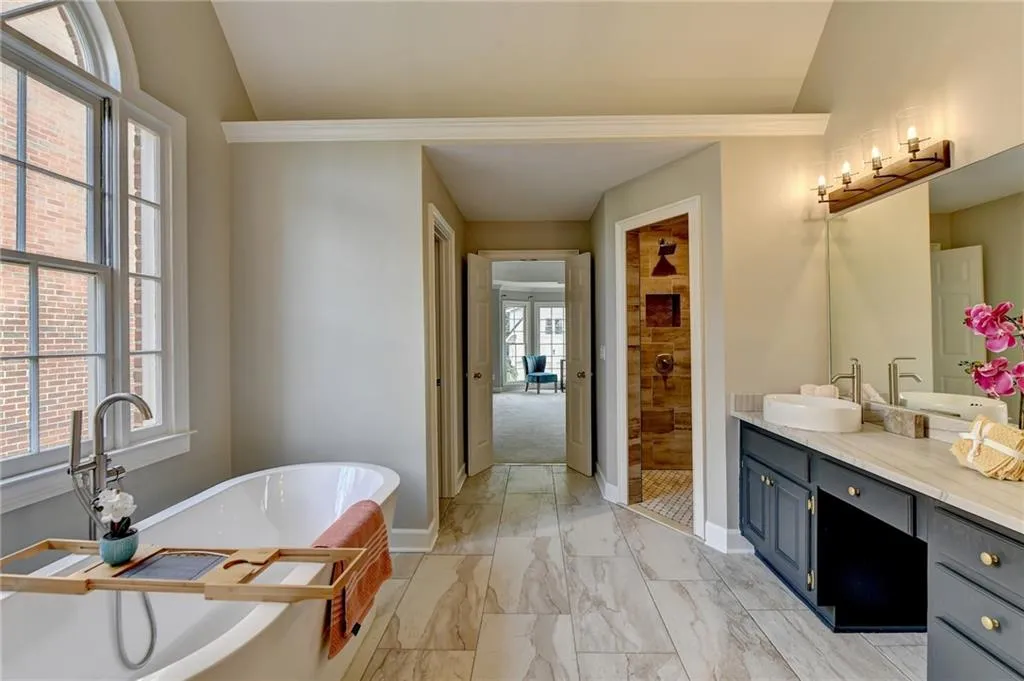 235 Grosvenor Place, Sandy Springs, Georgia 30328, 3 Bedrooms Bedrooms, ,3 BathroomsBathrooms,Residential,Sold,235 Grosvenor Place,7241860