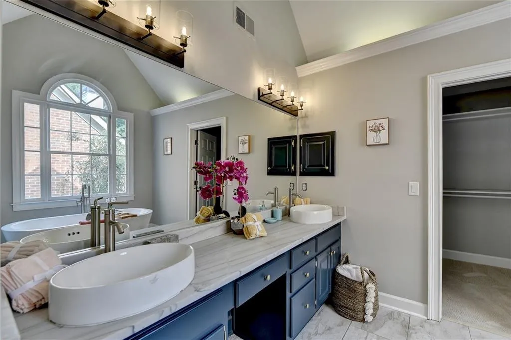 235 Grosvenor Place, Sandy Springs, Georgia 30328, 3 Bedrooms Bedrooms, ,3 BathroomsBathrooms,Residential,Sold,235 Grosvenor Place,7241860