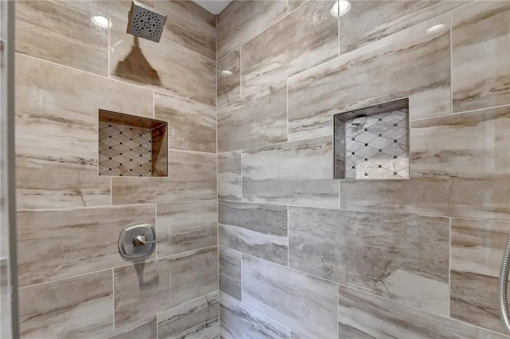 235 Grosvenor Place, Sandy Springs, Georgia 30328, 3 Bedrooms Bedrooms, ,3 BathroomsBathrooms,Residential,Sold,235 Grosvenor Place,7241860