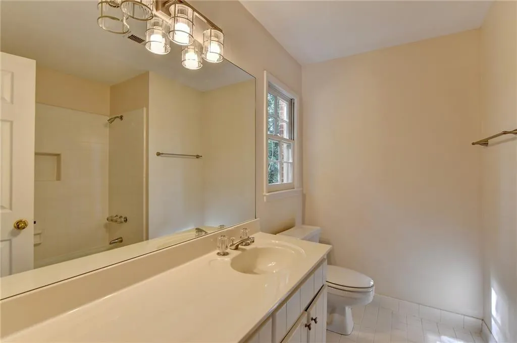 235 Grosvenor Place, Sandy Springs, Georgia 30328, 3 Bedrooms Bedrooms, ,3 BathroomsBathrooms,Residential,Sold,235 Grosvenor Place,7241860