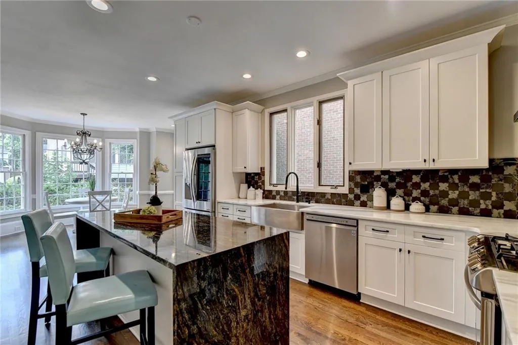 235 Grosvenor Place, Sandy Springs, Georgia 30328, 3 Bedrooms Bedrooms, ,3 BathroomsBathrooms,Residential,Sold,235 Grosvenor Place,7241860