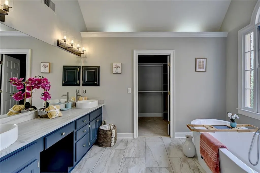 235 Grosvenor Place, Sandy Springs, Georgia 30328, 3 Bedrooms Bedrooms, ,3 BathroomsBathrooms,Residential,Sold,235 Grosvenor Place,7241860